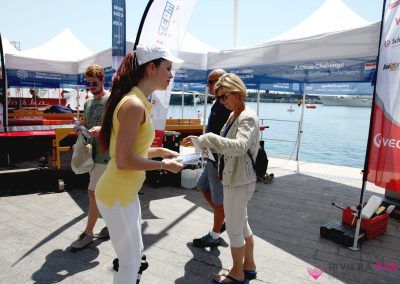 2 hôtesses en hoverboard pour le Yacht Club Monaco et le Solar Energy Boat Challenge - Riviera Pub - Street Marketing Nice, Cannes, Monaco