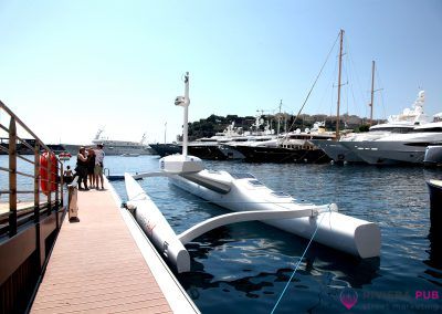 2 hôtesses en hoverboard pour le Yacht Club Monaco et le Solar Energy Boat Challenge - Riviera Pub - Street Marketing Nice, Cannes, Monaco