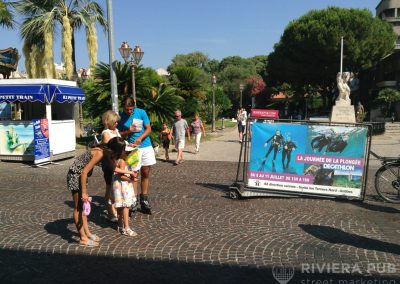 Vélo Publicitaire et tournée des plages pour Decathlon - Riviera Pub - Street Marketing Nice, Cannes, Monaco