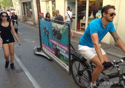 Vélo Publicitaire et tournée des plages pour Decathlon - Riviera Pub - Street Marketing Nice, Cannes, Monaco