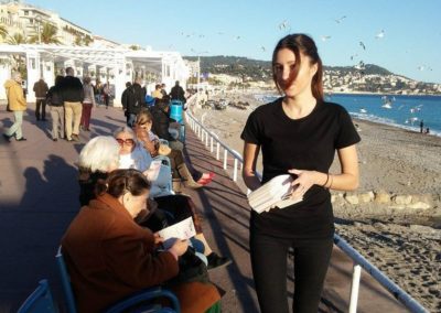 Distribution publicitaire pour les Galeries Lafayette - Riviera Pub - Street Marketing Nice, Cannes, Monaco