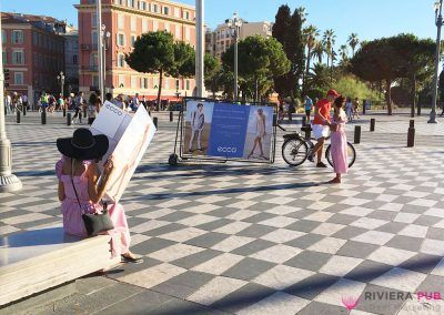 4 hôtesses, magazines géants et vélo publicitaire pour ECCO - Riviera Pub - Street Marketing Nice, Cannes, Monaco