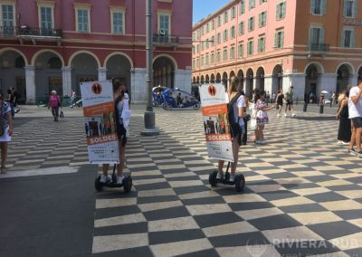 2 hôtesses en hoverboard et sac à dos publicitaire Tanta Jeanna & Madame Fina - Riviera Pub - Street Marketing Nice, Cannes, Monaco