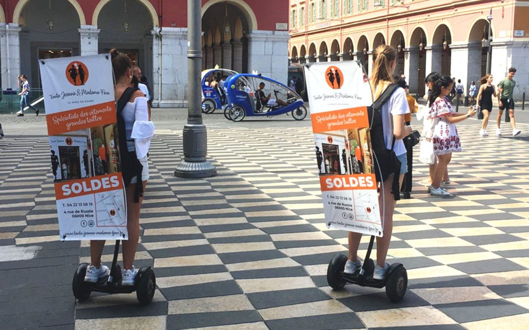 Tanta Jeanna & Madame Finna | Hoverboard & Sac à dos Publicitaire