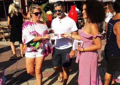 4 hôtesses et distribution publicitaire - Riviera Pub - Street Marketing Nice, Cannes, Monaco
