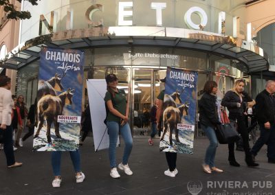 Sac à dos publicitaire et distribution publicitaire pour le Parc Alpha loups - Riviera Pub - Street Marketing Nice, Cannes, Monaco